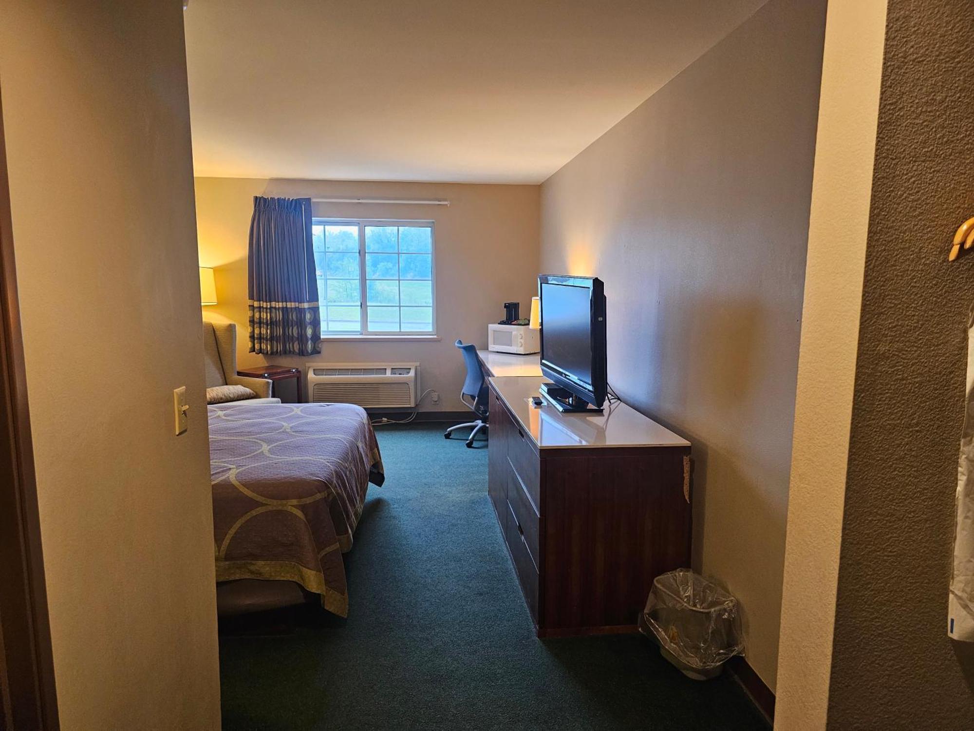 Motel Super 8 By Wyndham Ava Exteriér fotografie