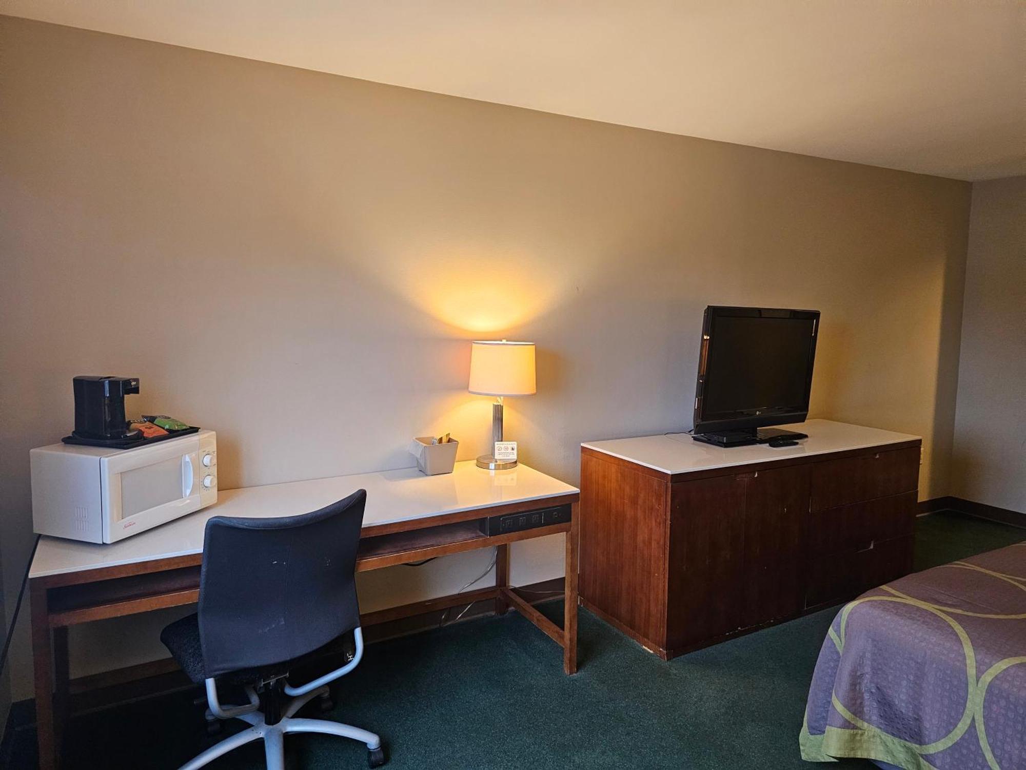 Motel Super 8 By Wyndham Ava Exteriér fotografie
