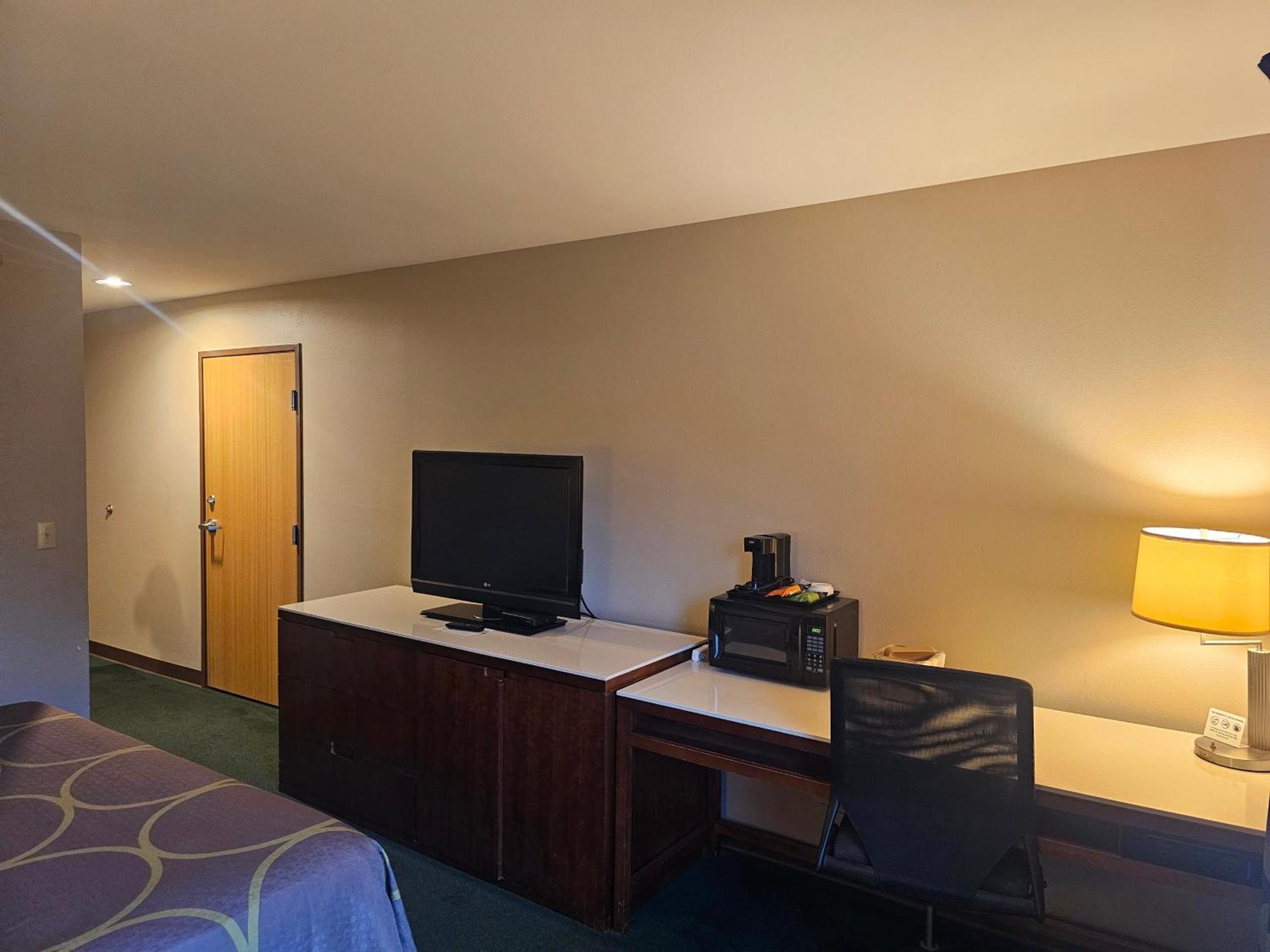 Motel Super 8 By Wyndham Ava Exteriér fotografie